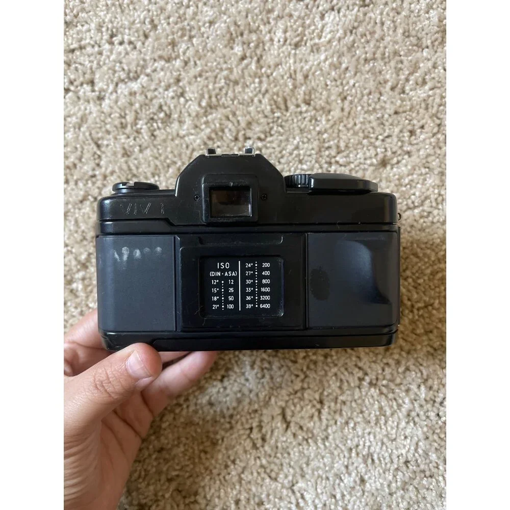 Vivitar 3800N with 50mm Lens SLR Camera *missing straps* No Batteries